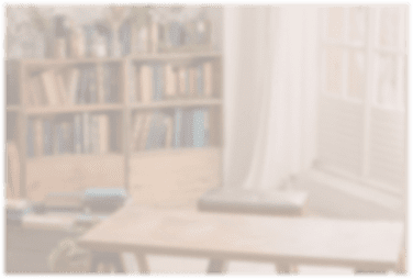 本棚とデスクのある書斎のぼかしイメージ