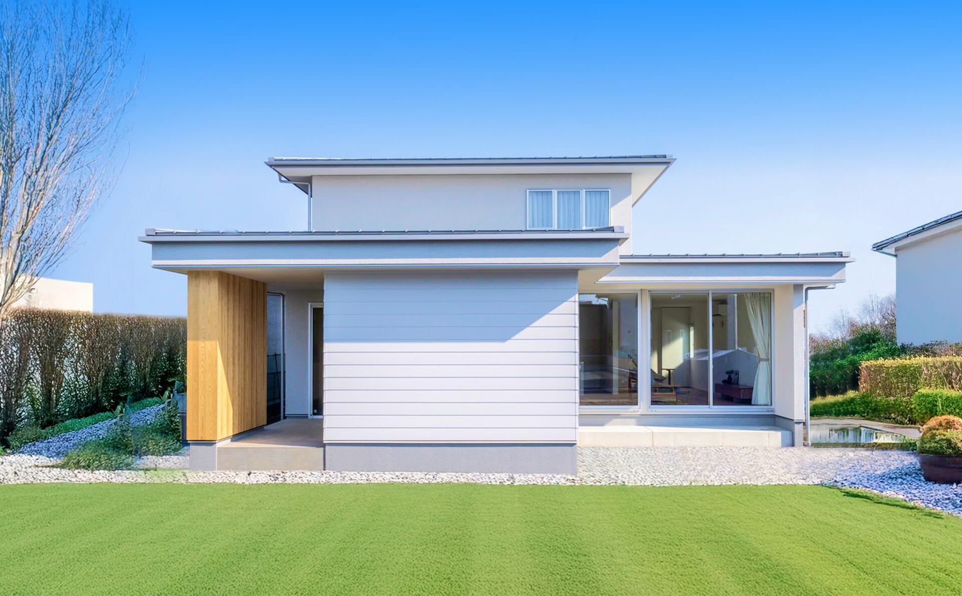 【完成見学会】外観の塗装の風合い、板目の美しさ